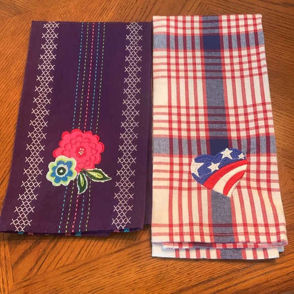 NEW Bundle of Two Decretive Kitchen Towels - Picture 11 of 11